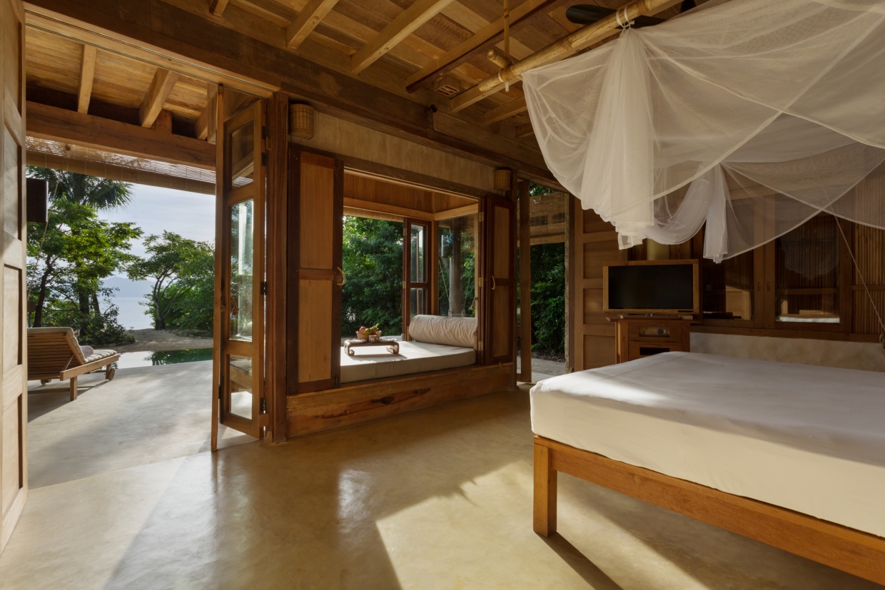 Beach_Villa_Bedroom5_[5528-LARGE].jpg